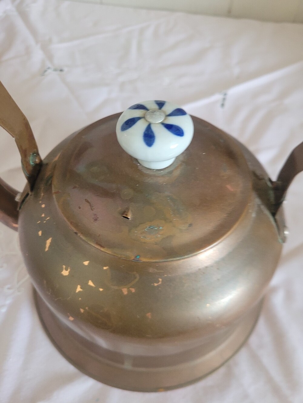 Vintage Copper Teakettle with White & Blue Porcelain Handle - Picture 5 of 13